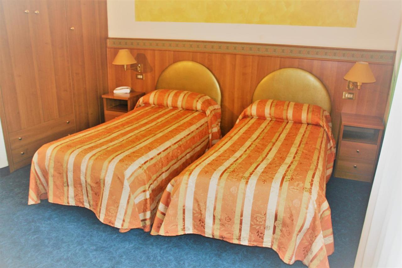 Hotel Kristall San Donà di Piave Buitenkant foto