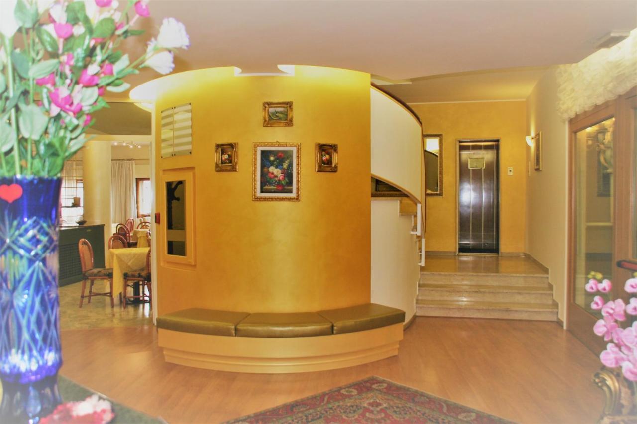Hotel Kristall San Donà di Piave Buitenkant foto